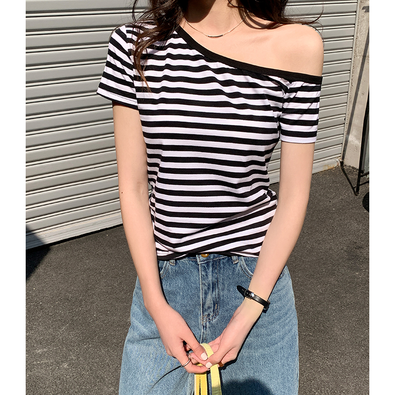 Striped slanted shoulder short sleeve 2025 new summer design niche hot girl style slim base shirt