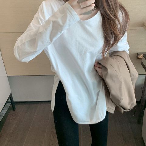 Women's top trendy t-shirt with slit hem