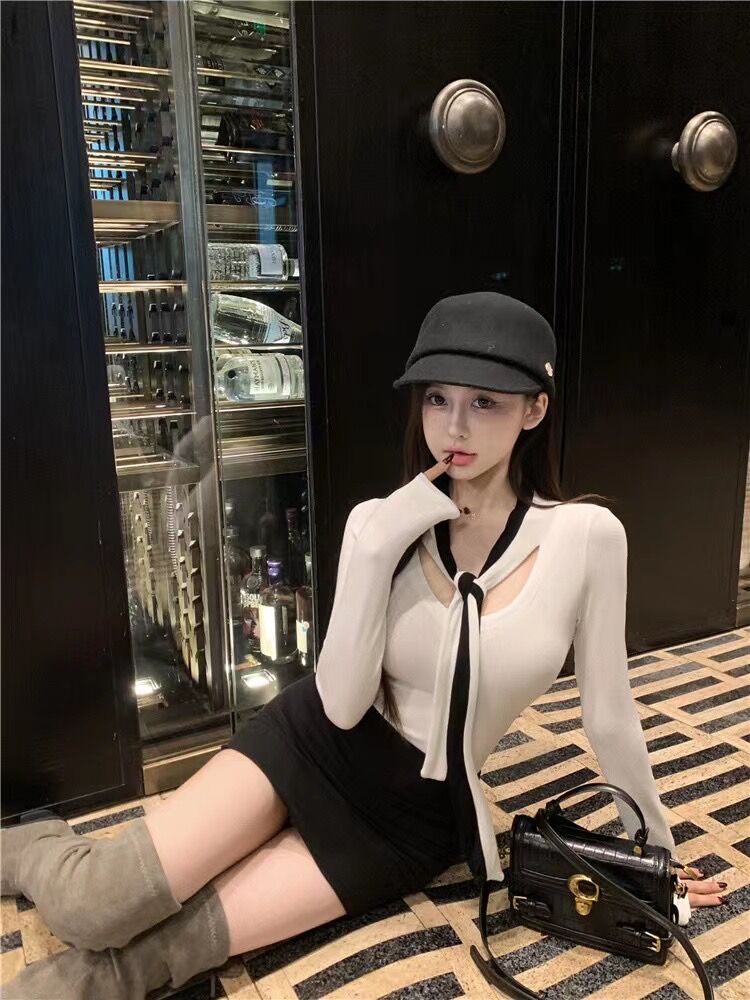純欲甜辣妹性感v領上衣女設計感小眾秋冬獨特别致緊身打底衫