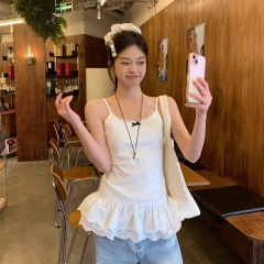 White bow suspender vest for women in spring lace lace hem slim layered inner top