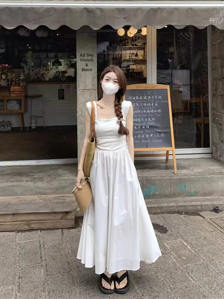 法式白色無袖背心連衣裙女夏季新款高級感氣質方領收腰顯瘦長裙子
