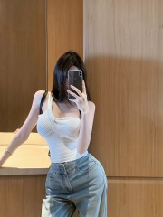 Chill巧兒 Doll感女團系 性感黑色吊帶背心女設計感修身露肩上衣