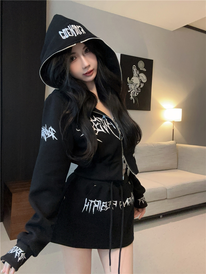 實拍~純欲辣妹暗黑風穿搭一整套炸街印花刺繡衛衣半身裙套裝