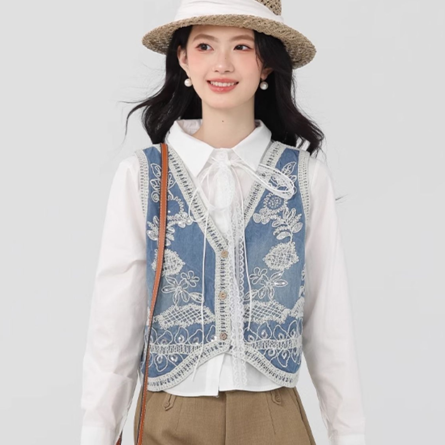 Ethnic-style V-neck Crochet-Embroidered Vest 2025 Summer Vintage Fringed Denim Waistcoat Sweet Camisole Layered Top