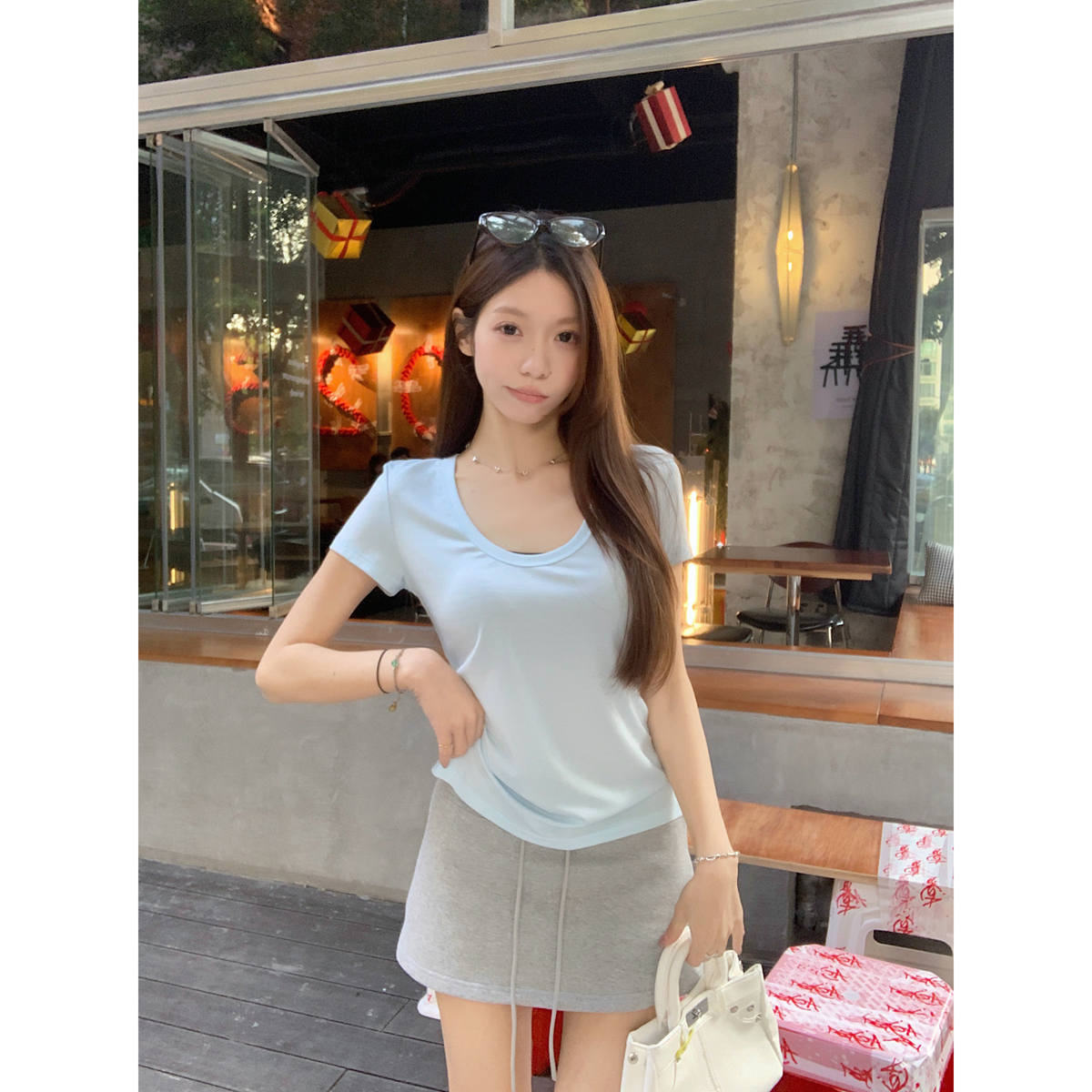 Real shot of 2025 spring and summer Korean version of u-neck versatile Laiser Tennis soft skin-friendly short-sleeved T-shirt top for women