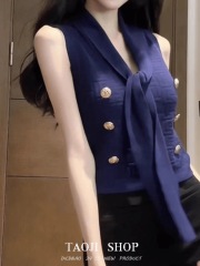 Glamorous Lady with Elegance, Sheer V-Neck Knit Top for Women, Summer, Unique Design, Body-Concealing Outerwear, Stunning Small Upper Dress