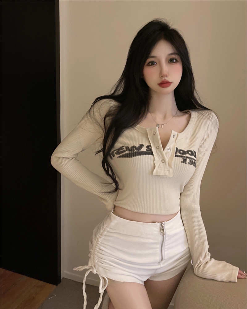 純欲辣妹性感短款v領長袖t恤女秋冬別致設計感小眾內搭上衣打底衫