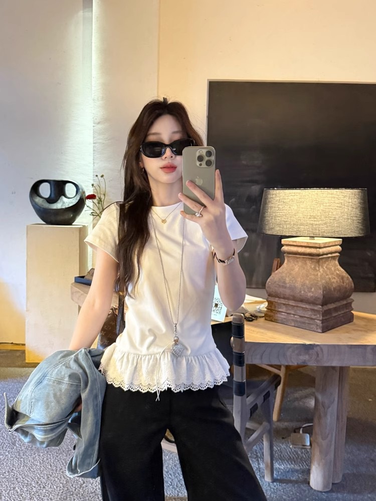 White lace splicing 2025 new pure cotton short-sleeved T-shirt for women's design niche slim base shirt