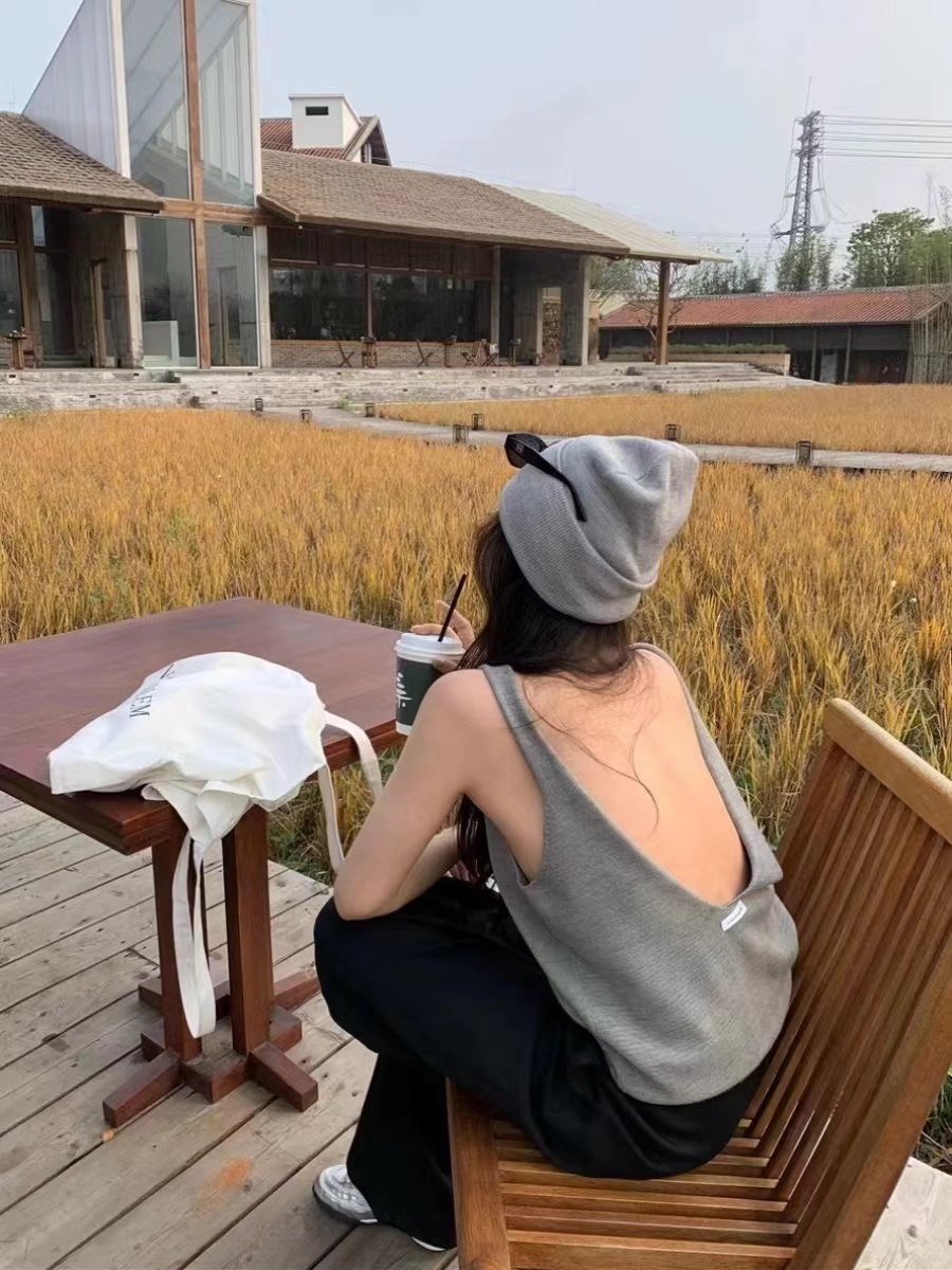 鏤空露背針織背心馬甲女夏季外穿小吊帶小眾設計別致疊穿無袖上衣