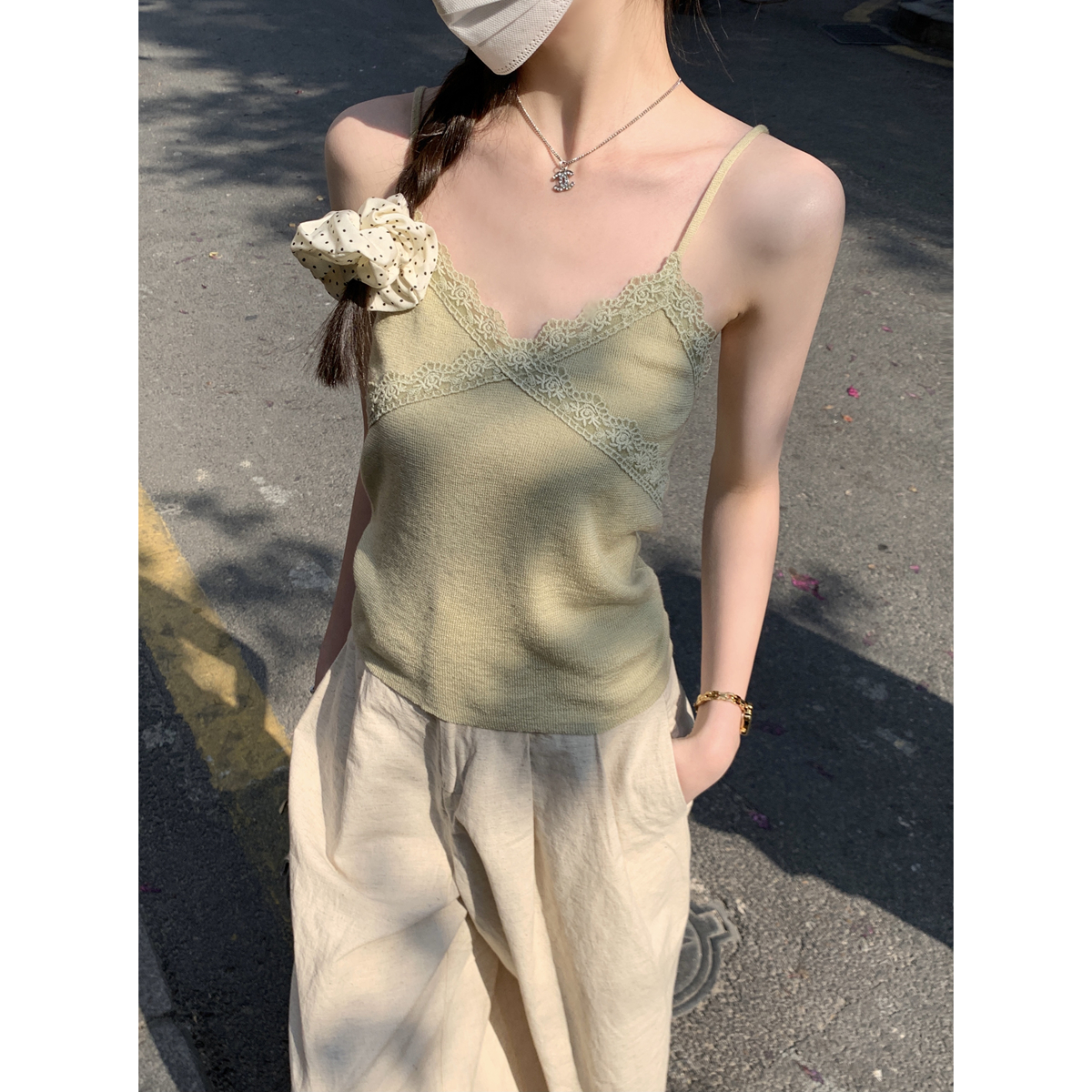 Real shot of 2025 spring and summer Korean version pure desire v-neck lace 6 wool sweater sweet suspender vest top