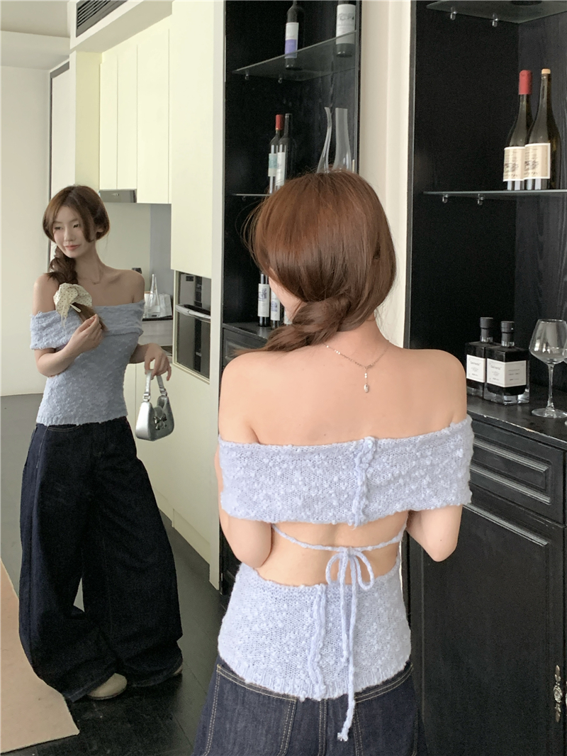 Real shot of French gentle style one-shoulder sexy strap sweater for women in spring slim fit and slim
