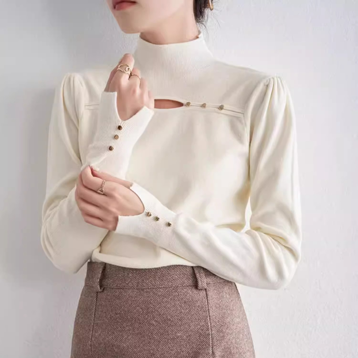 半高領毛衣女春秋2025新款米白杏色設計感小眾針織內搭打底衫上衣