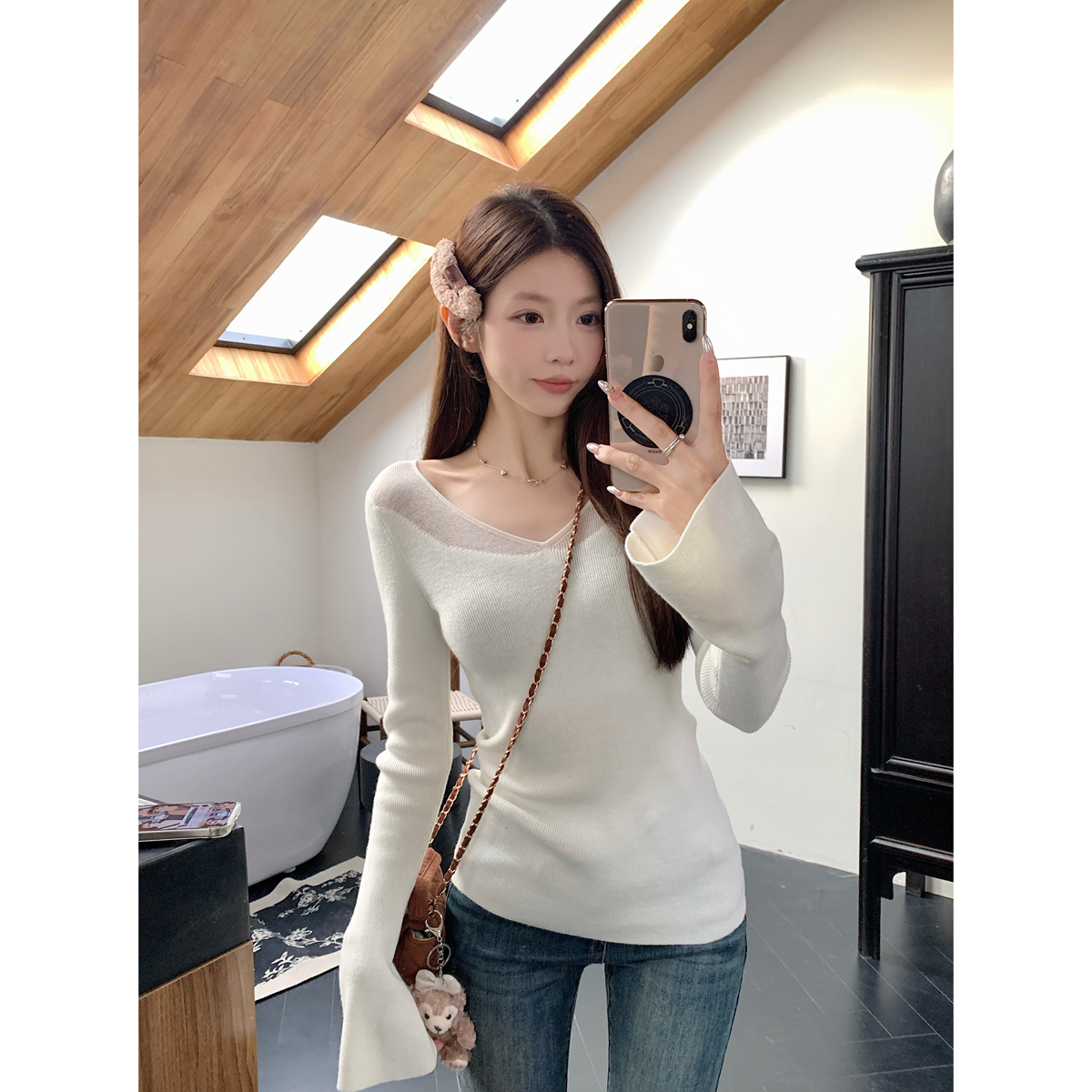 Real shot of early spring Korean version v-neck gentle pure trumpet sleeve 6 wool sweater long sleeve base sweater for women
