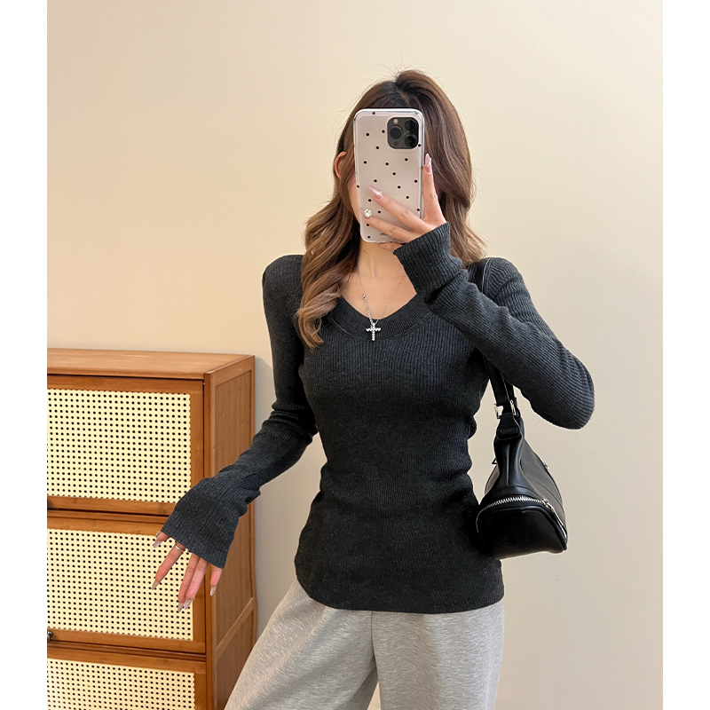 Real shot of gray u-neck front shoulder long sleeve sweater for women in spring 2025 new slim body thin style for women