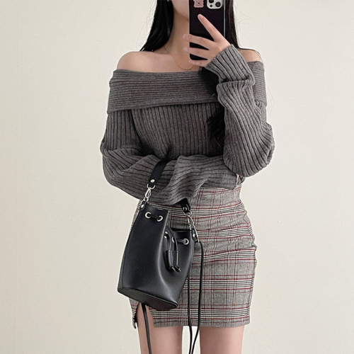 Real photo of one-length solid color off-shoulder sweater annual meeting dress Japanese and Korean pure slim fit sexy pullover sweater women