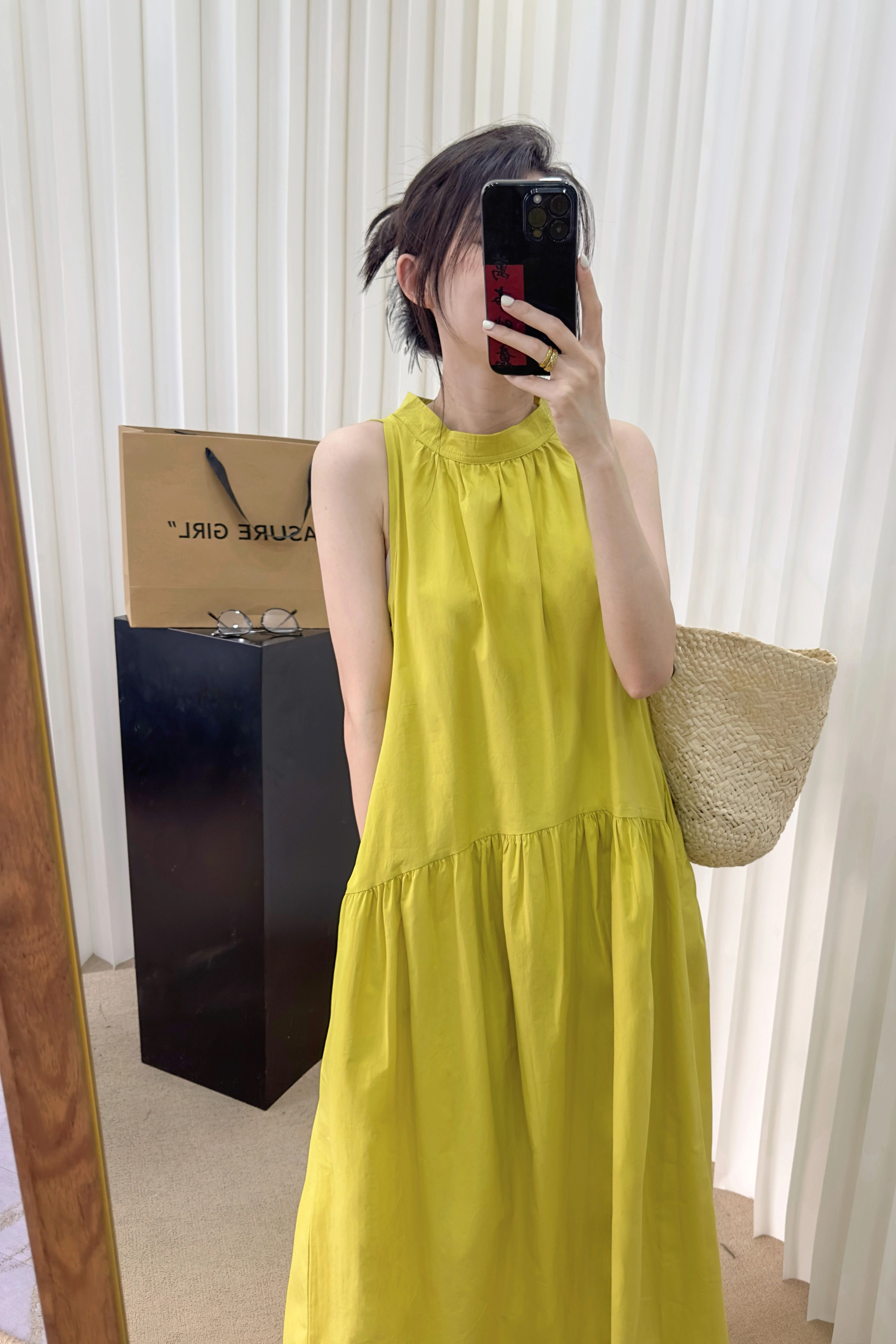 隱形拉鏈＋口袋法式黃色掛脖露肩連衣裙女夏季新款氣質寬鬆長裙