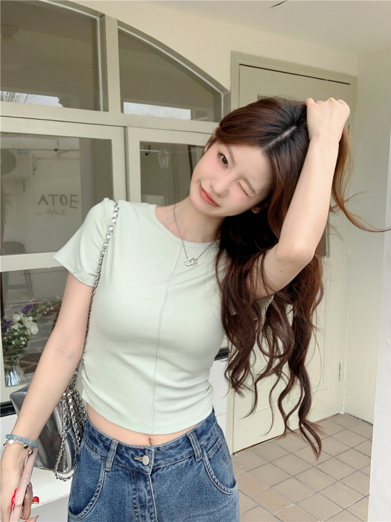Real shot of fine cotton comfortable and breathable shoulder short sleeve short T-shirt for women in summer