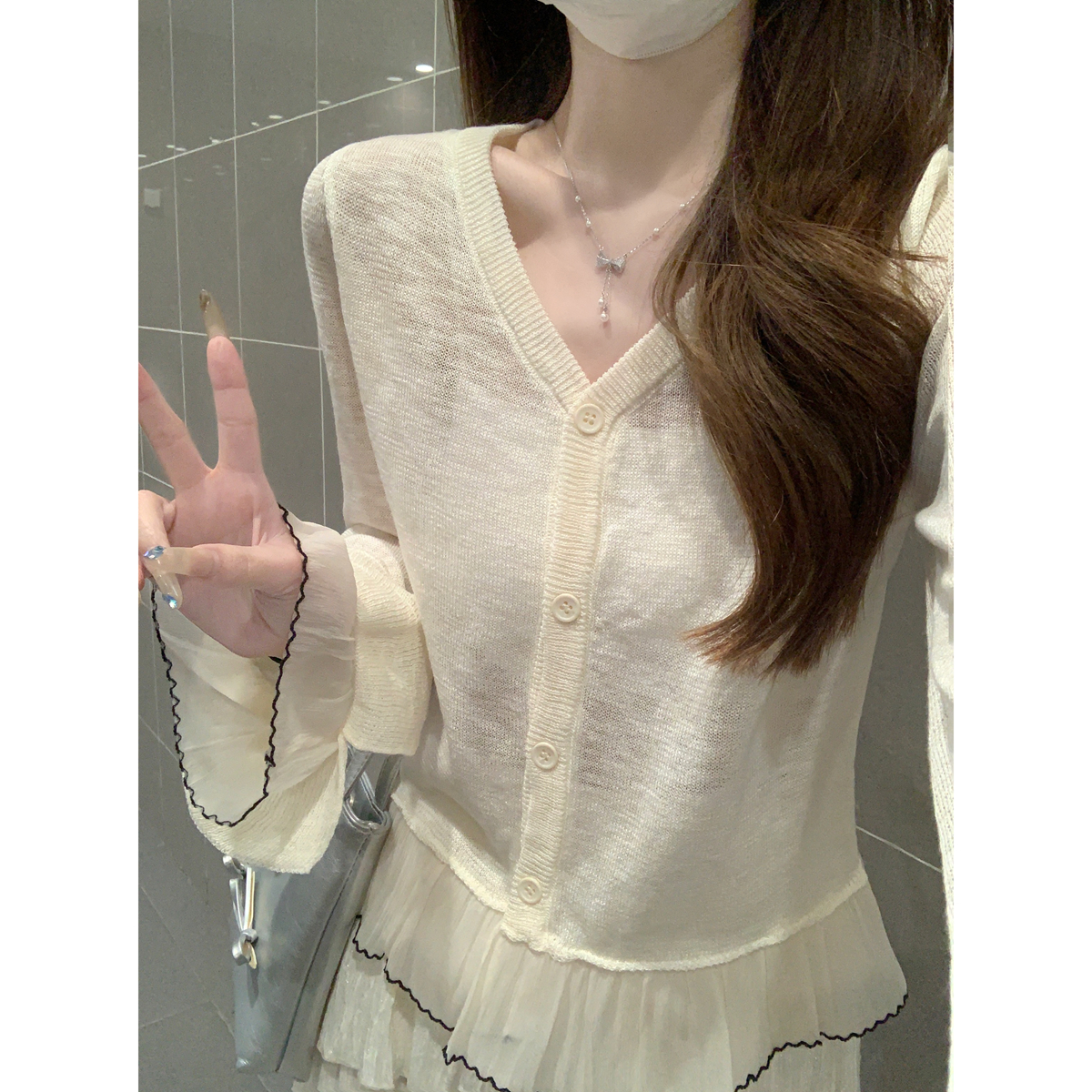 Real shot of spring and summer Korean version v-neck contrasting color chiffon spliced ​​trumpet sleeve bamboo joint hemp sun protection knit cardigan top