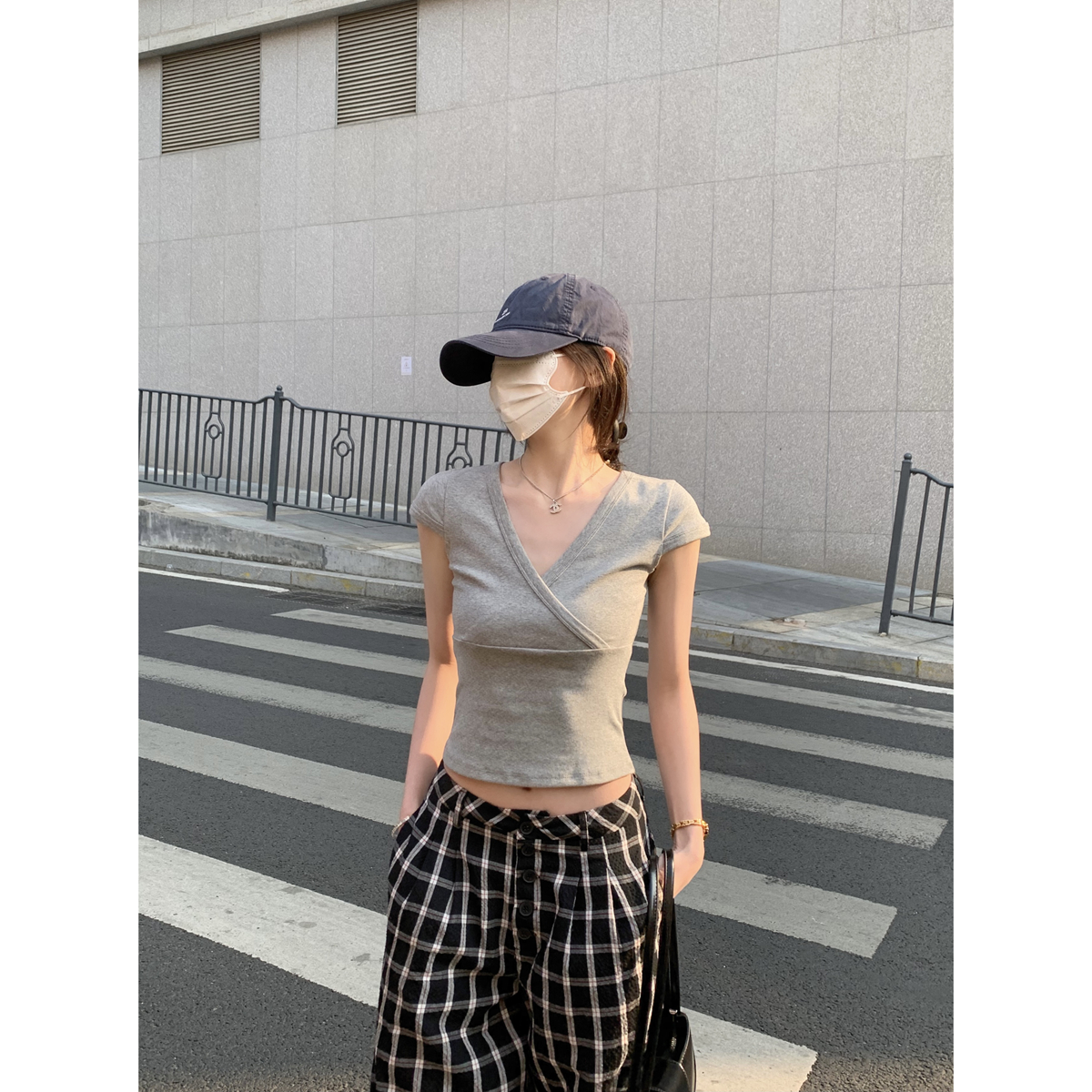Real shot of 2025 spring and summer Korean style V-neck cross design slimming 260g short-sleeved T-shirt top
