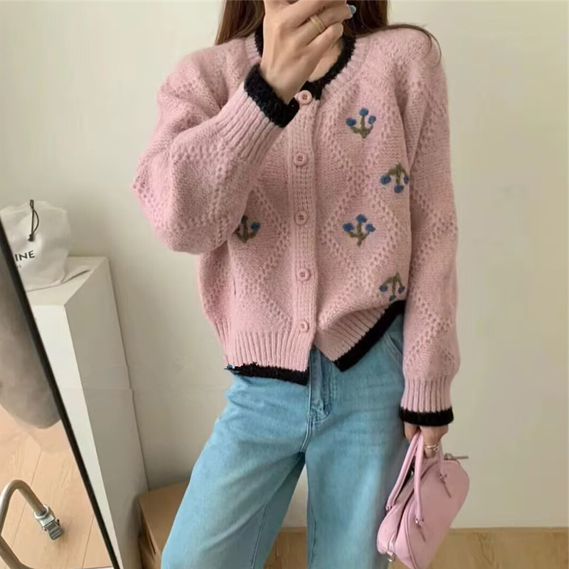 法式小香風重工刺繡針織短款秋冬新款設計感洋氣減齡百搭毛衣女