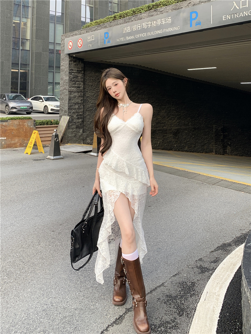 實拍~法式蕾絲V領吊帶連衣裙夏季度假不規則裙子白色絕美長裙