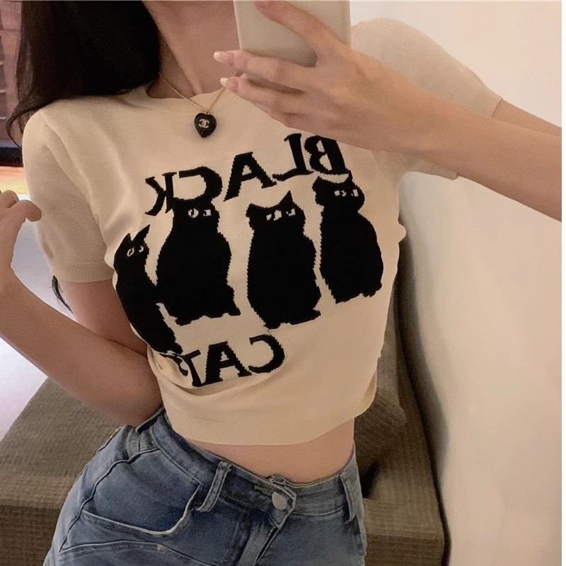 Pure and sweet hot girl front shoulder short-sleeved T-shirt for women in summer slim design niche high-waist short top