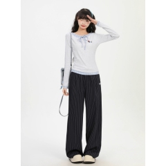 Women's 2025 New Fitted Grey Long-Sleeve T-Shirt with Pseudo-Halter Neck Top for Spring Outfit