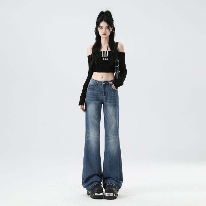 Real shot of 2025 spring fashion trend casual pants for women high waisted flared pants
