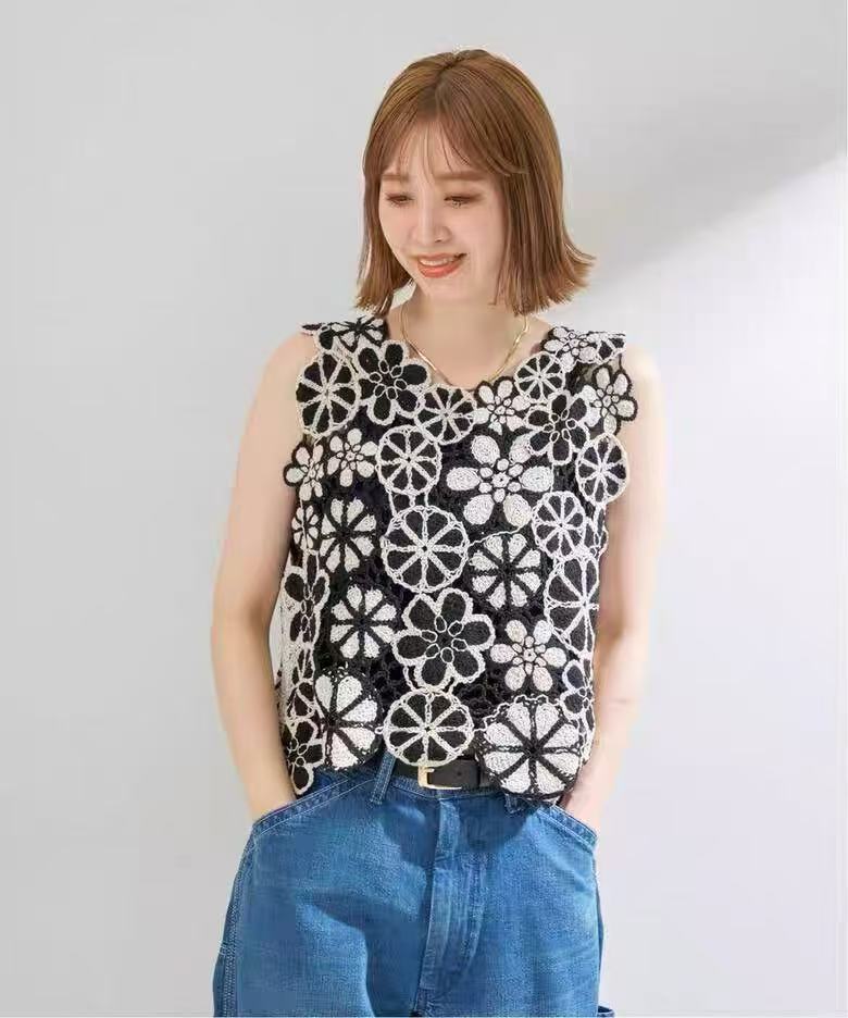 European Station 2025 early spring new European goods fashion round neck sleeveless hook flower hollow design knitted vest top for women