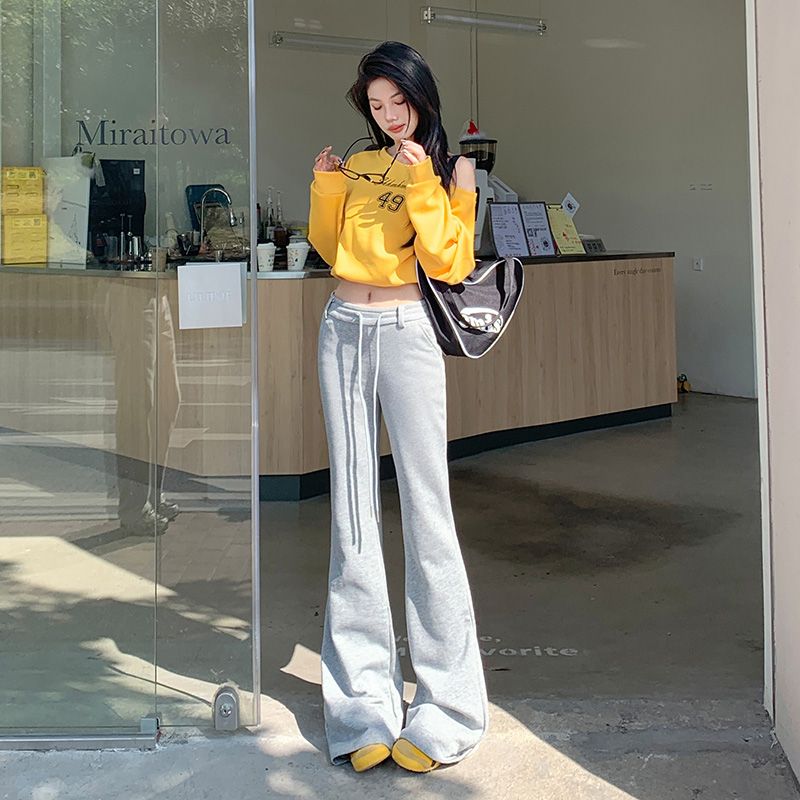 Real shot of 2025 spring fashion trend casual pants for women high waisted flared pants
