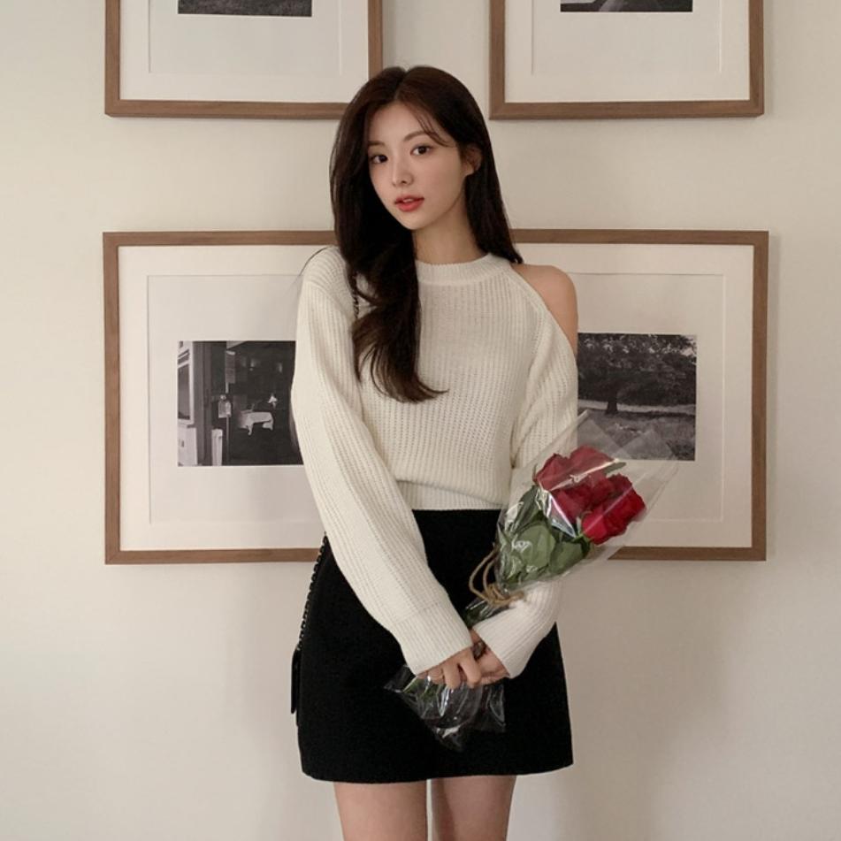 Korean chic spring round neck leak one-shoulder design sweater white versatile long-sleeved top