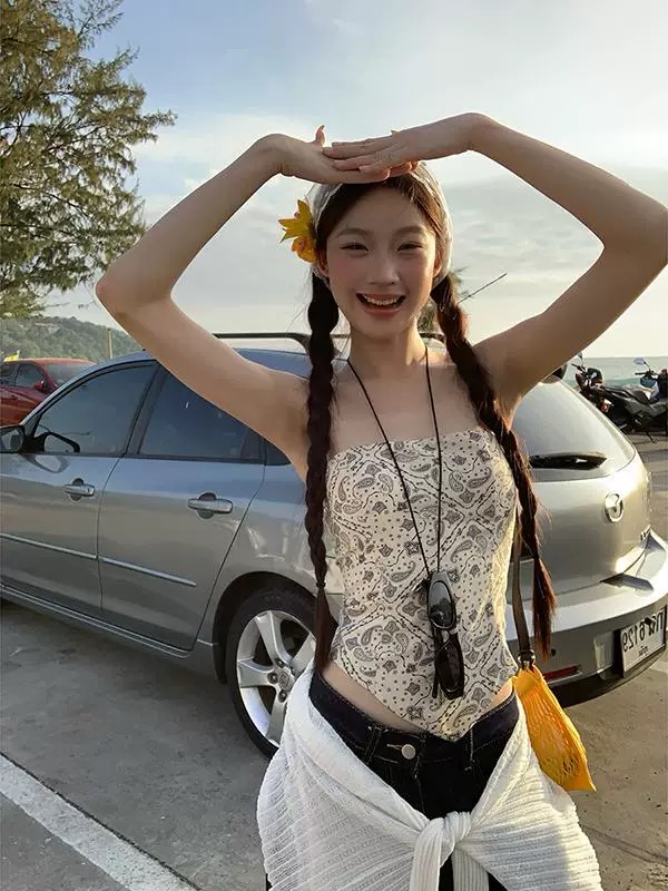 紅人館無袖背心女內搭打底法式設計感氣質短款修身辣妹抹胸上衣女