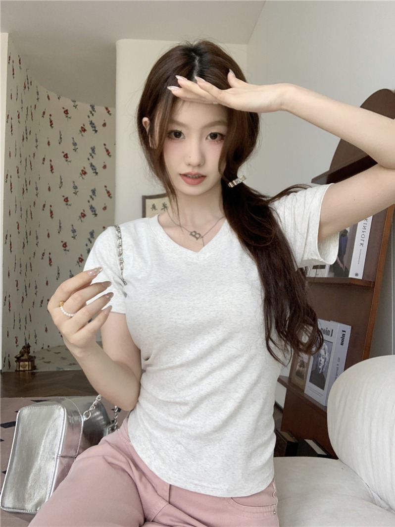 Real shot of the straight shoulder slimming collarbone T-shirt for women in summer chic solid color hot girls ins inner bottoming short sleeve size