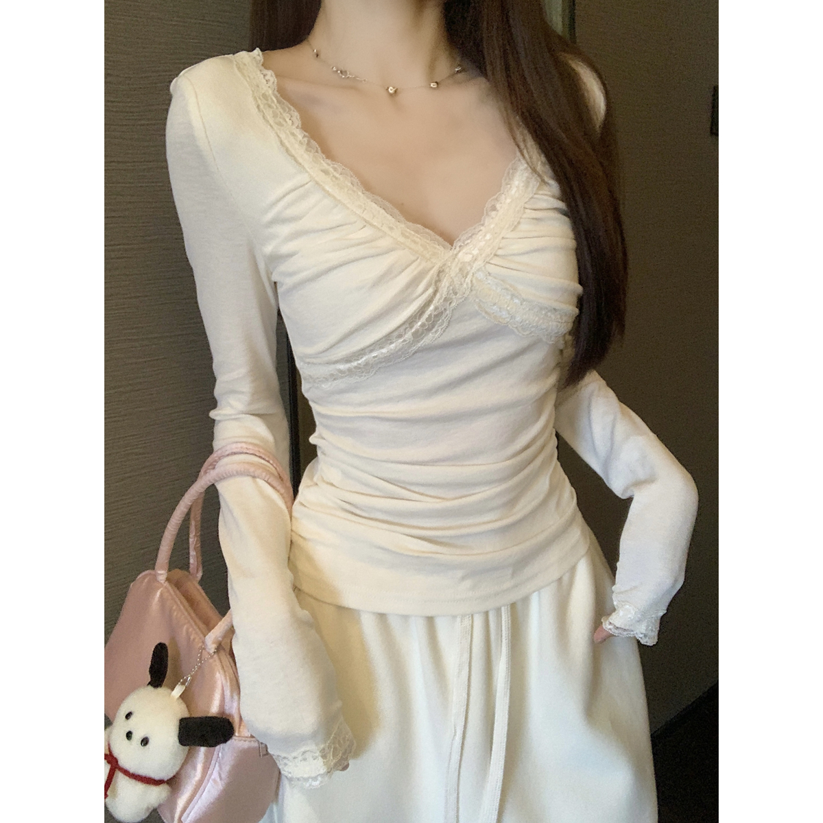 Real shot of early spring Korean version of V-neck cross lace pleated pure cashmere long-sleeved T-shirt underwear