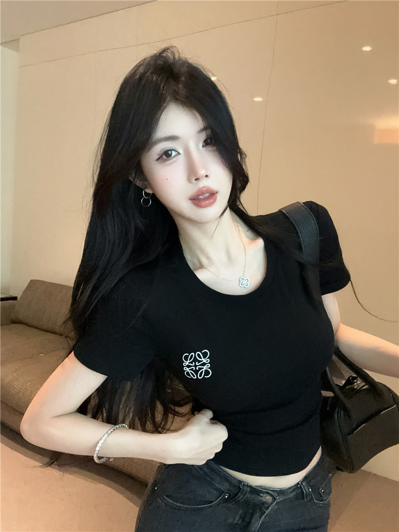 實拍~2025夏季新款圓領短袖t恤百搭正肩別致甜辣小個子上衣女