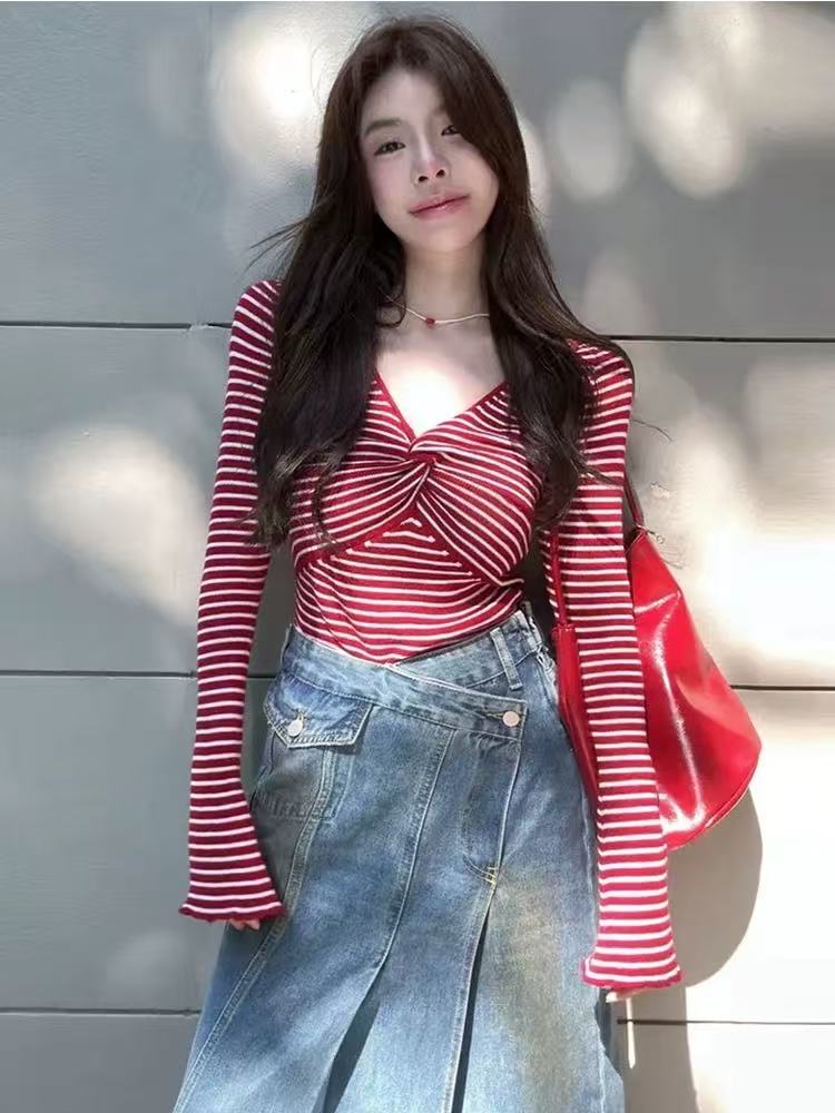韓系扭結V領條紋T恤女時尚設計感氣質顯瘦百搭修身短款針織衫上衣