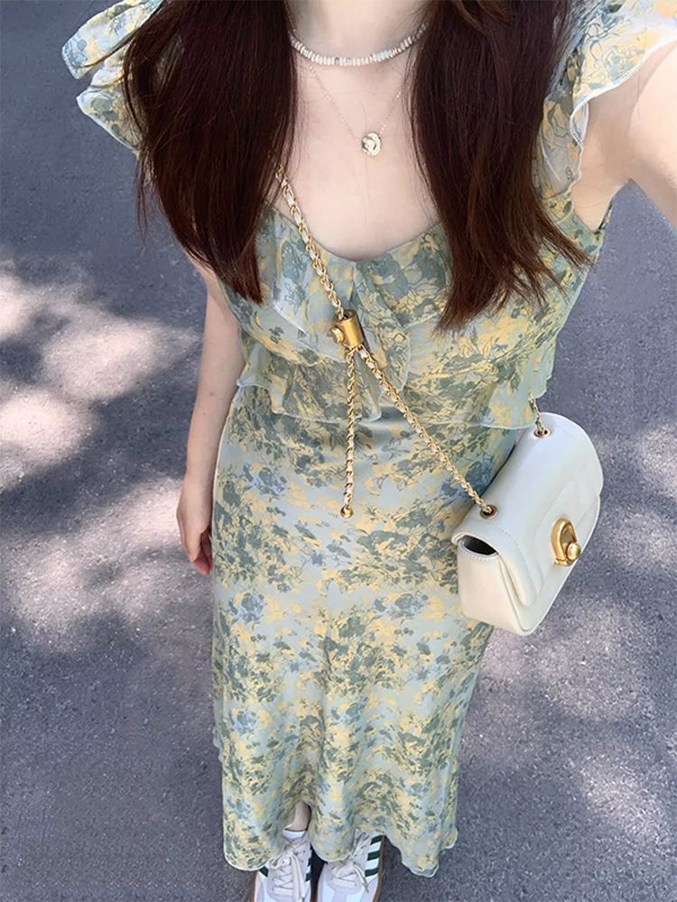 海邊度假法式小飛袖碎花連衣裙子女夏新款顯瘦氣質長裙