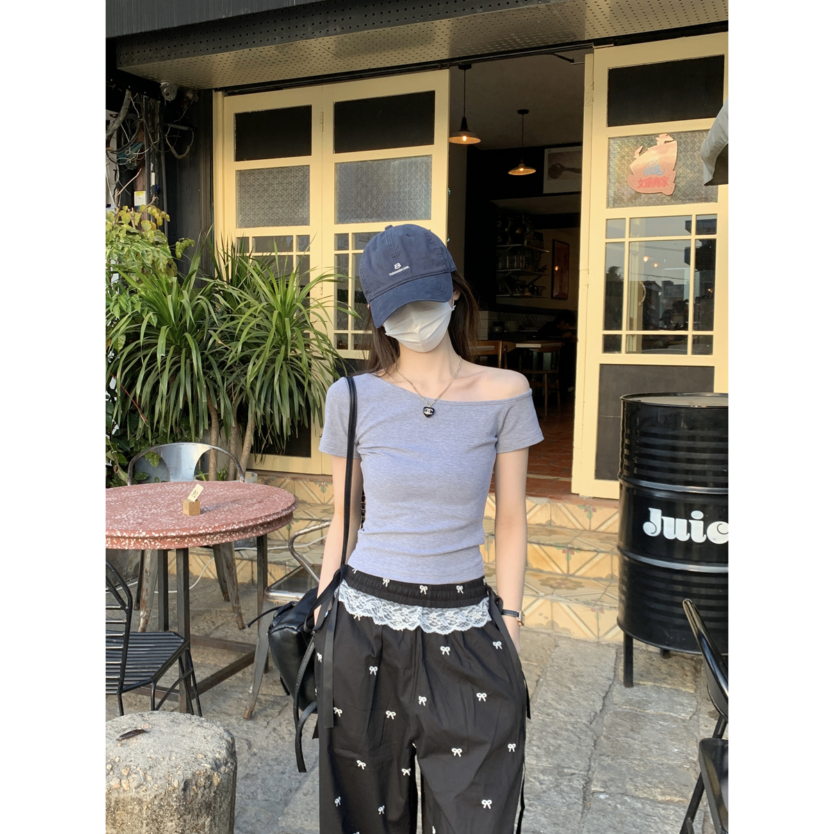 Real shot of the new Korean style spring and summer style slim temperament off-shoulder versatile slim solid color short-sleeved T-shirt top for women
