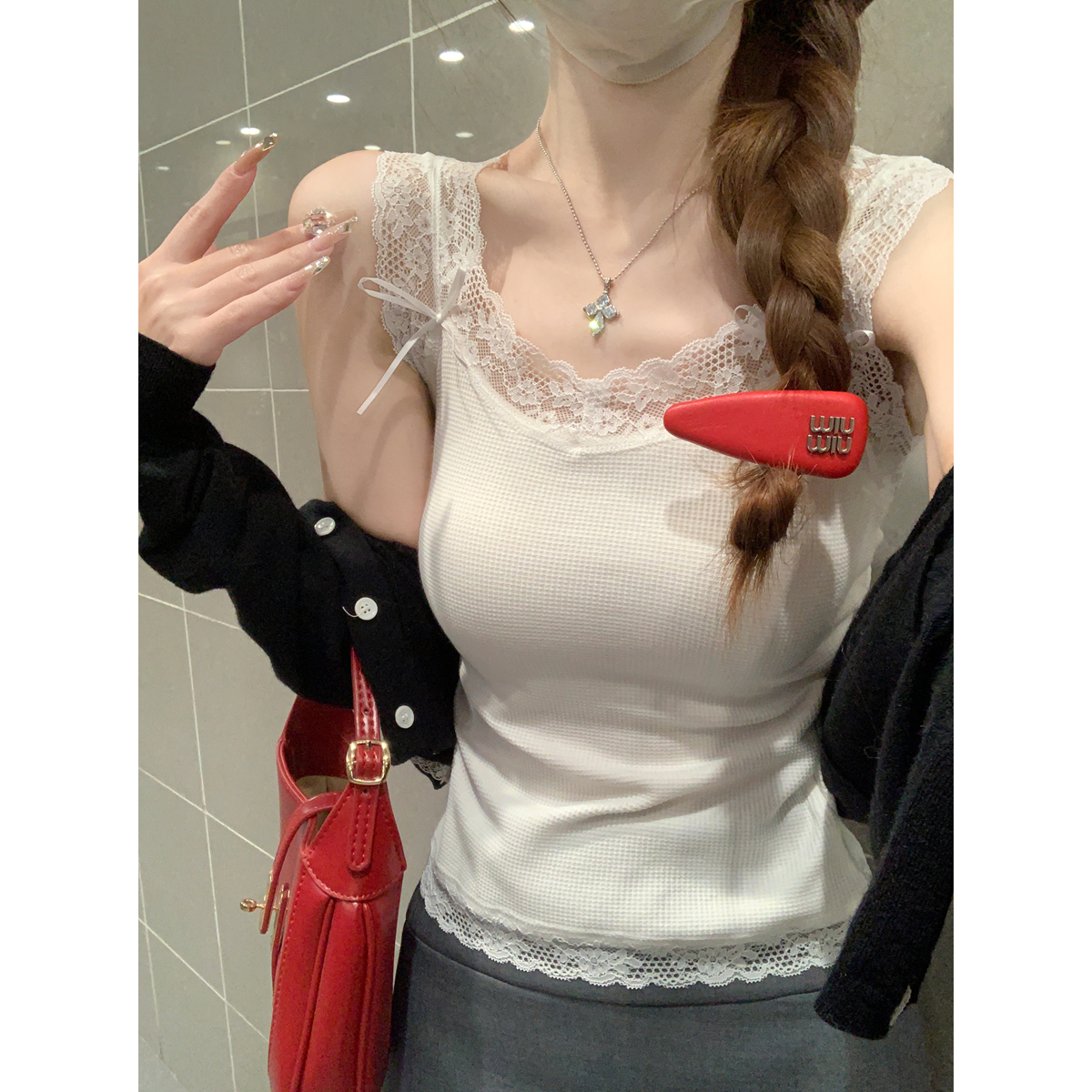 Real shot 2025 spring and summer Korean version of square collar pure lace edge wide shoulder bow sweet vest T-shirt top