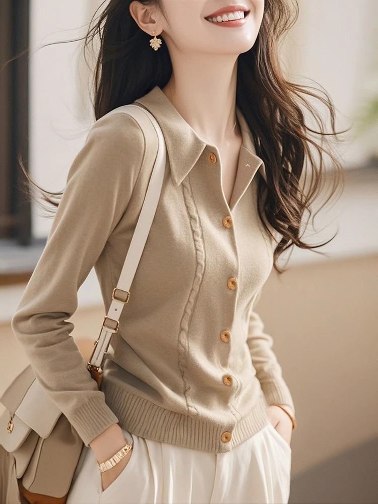 Khaki retro lapel knitted cardigan for women in spring new niche design unique and beautiful wool top