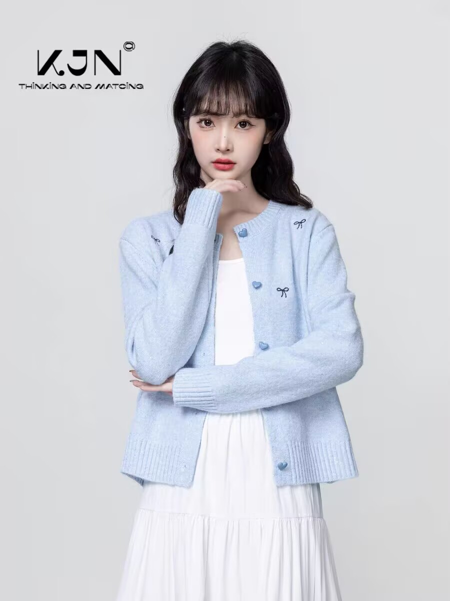 藍色圓領針織開衫女2025春秋新款寬鬆設計感薄款毛衣外套短款上衣