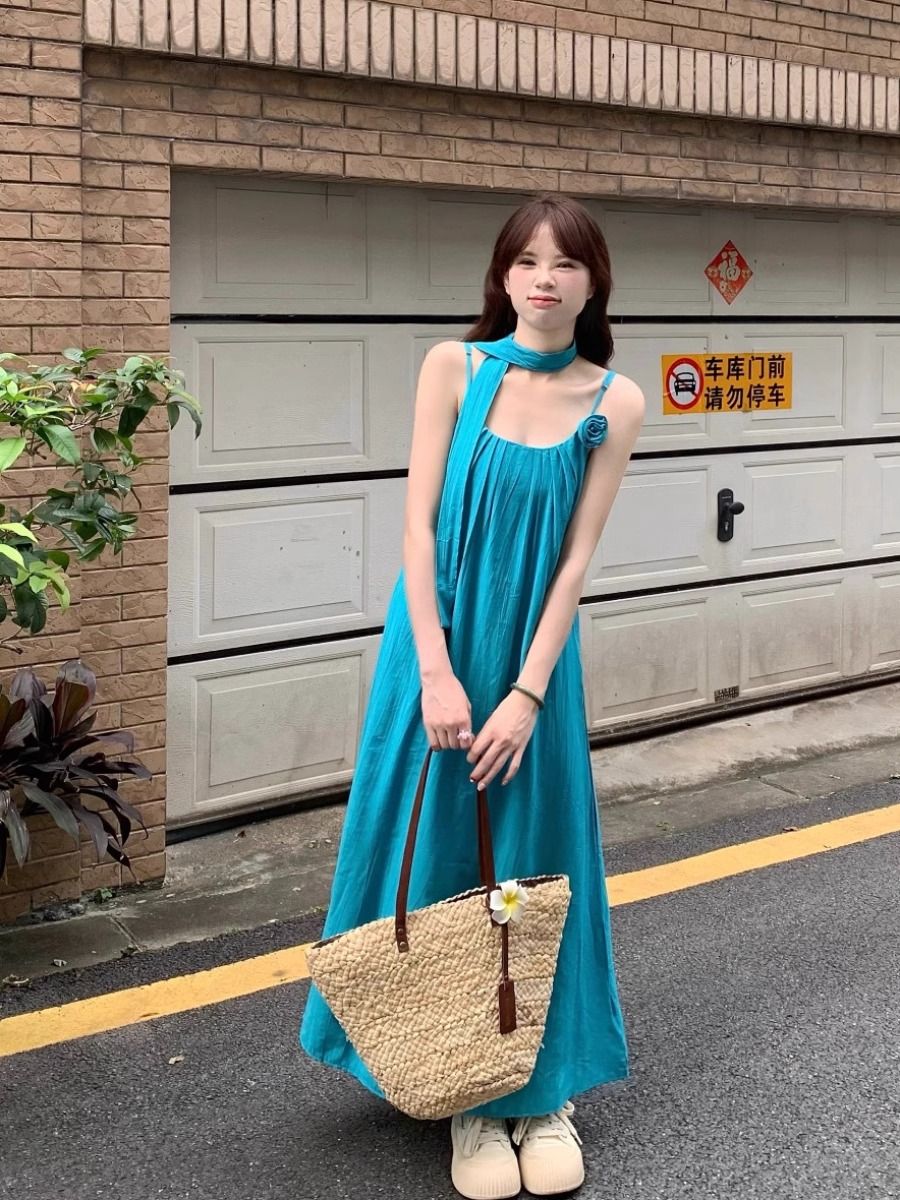 亮色系多巴胺泰式夏季掛脖吊帶連衣裙女海邊度假新疆旅行穿搭長裙
