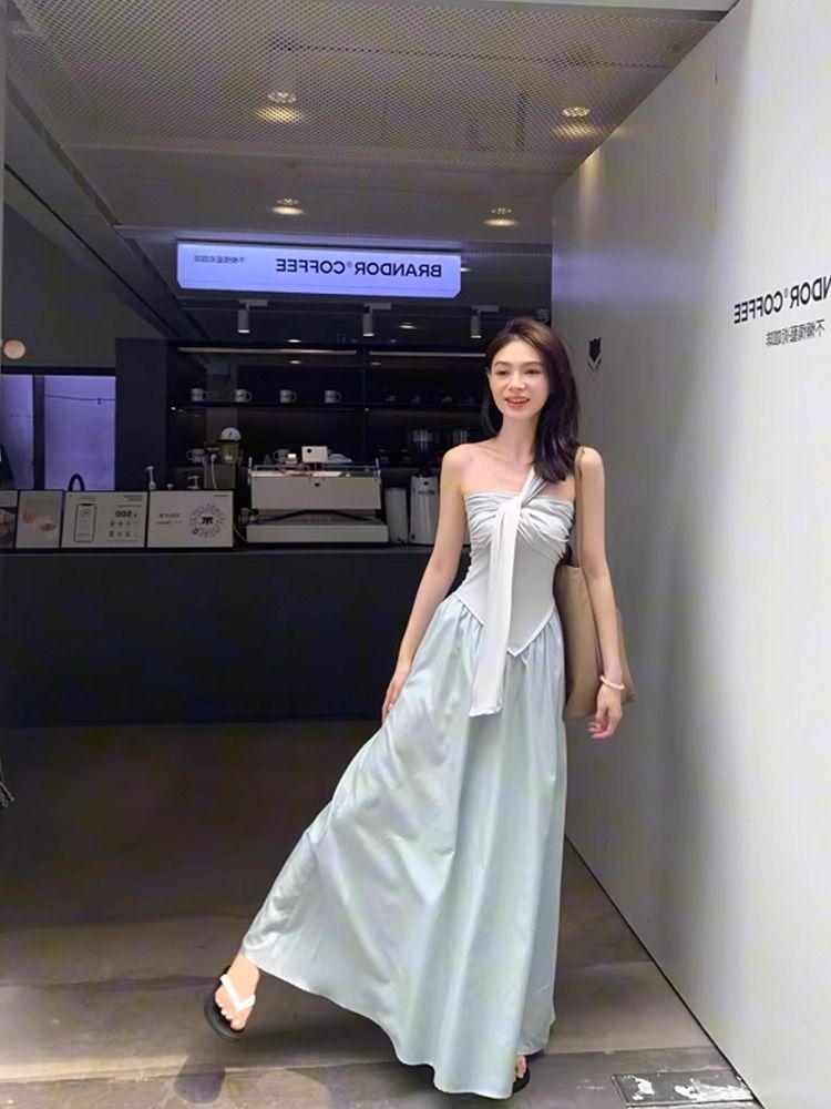 藍色海邊度假抹胸連衣裙子女夏季2025新款冷淡系獨特别致氣質長裙