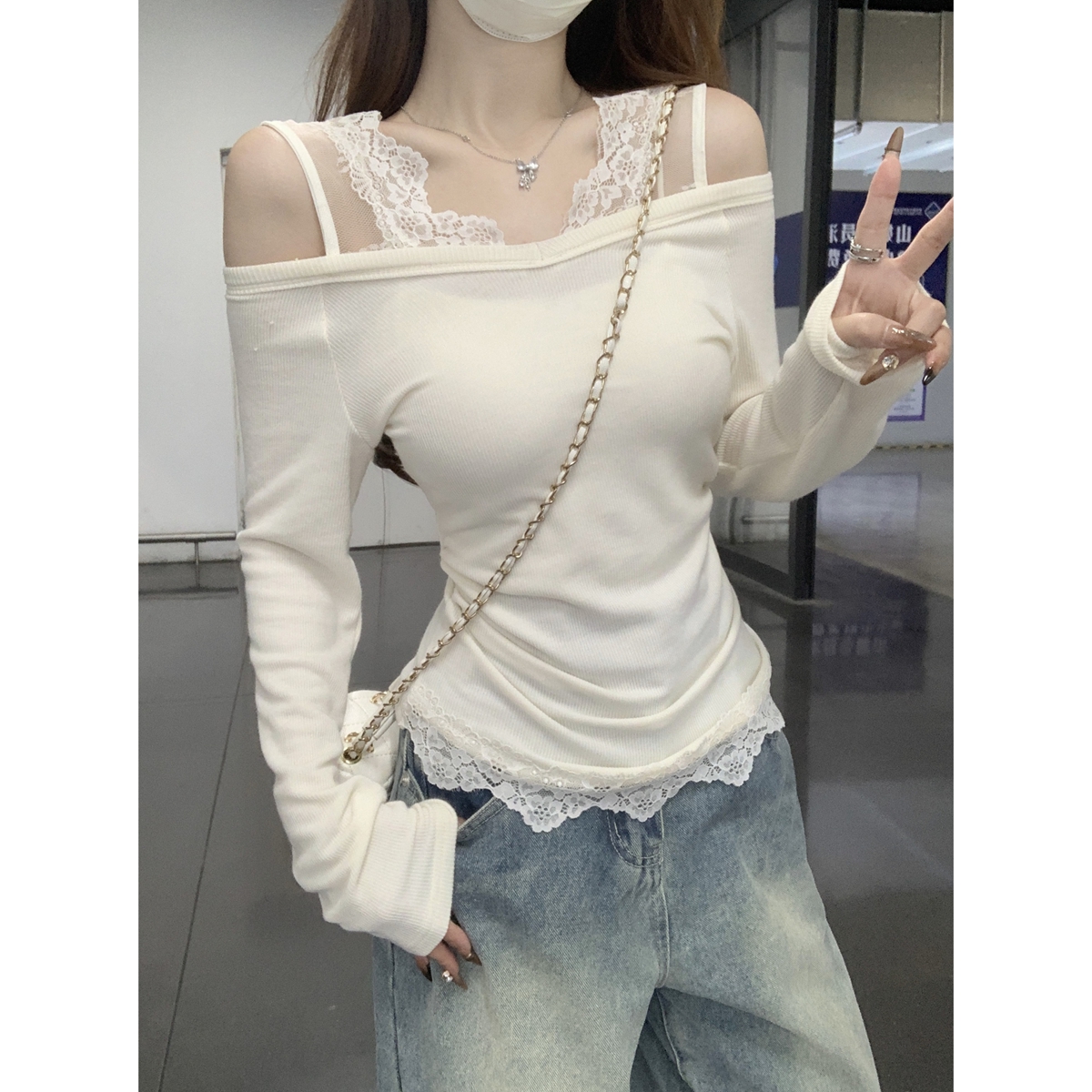 Real shot of spring Korean version pure shoulder-length-sleeved lace splicing design bottoming long-sleeved T-shirt top for women
