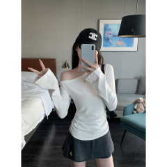 Real shot of spring Korean style, off-shoulder pleated flared sleeve design, slim long-sleeved inner T-shirt top