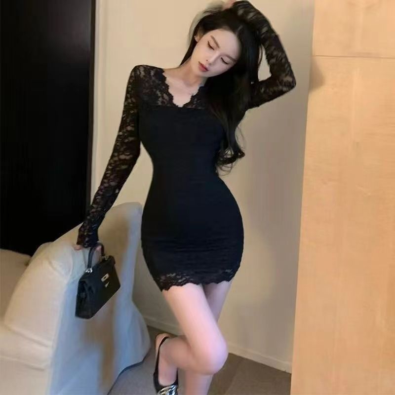 名媛v領鏤空蕾絲連衣裙女秋冬純欲性感包臀小媽裙顯身材內搭裙子