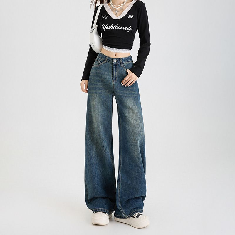 Real shot of 2025 spring fashion trend high waist loose wide-leg pants for women