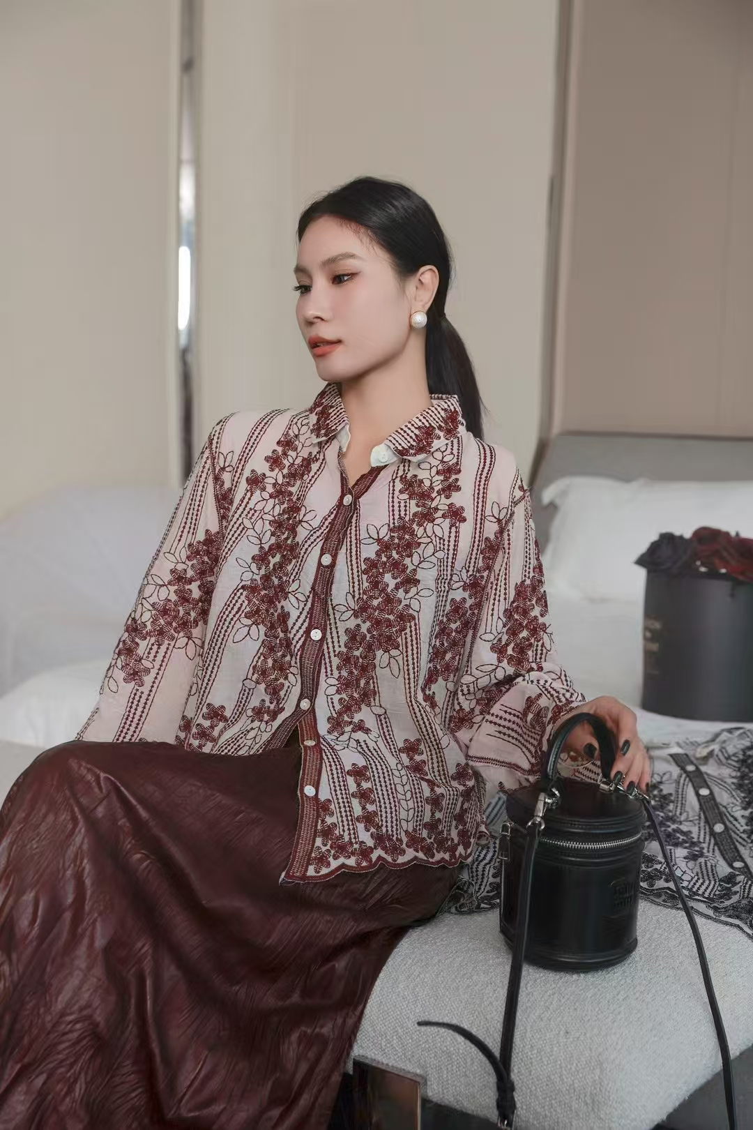2025 high-end new French retro long-sleeved lapel loose slim single-breasted embroidered shirt women's versatile