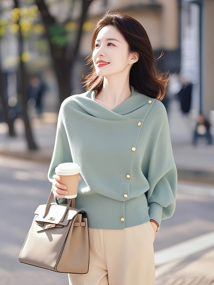 2025 spring clothing new niche and non-contrast Korean design feels fashionable and unique to women's green sweater top