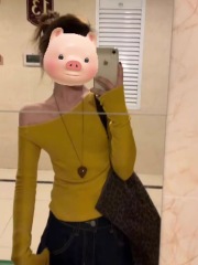 Original Guangzhou fabric, quality Yellow irregular off-shoulder long-sleeved T-shirt female hot girl off-shoulder top